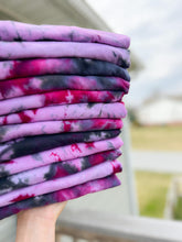 Load image into Gallery viewer, Fuchsia and Black Iced Dye