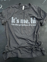 Load image into Gallery viewer, Wholesale It's me, hi Graphic Tee - Heather Charcoal Grey Tee
