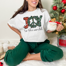 Load image into Gallery viewer, Joy to the world wreath

