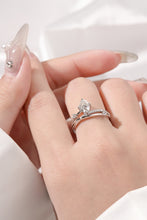 Load image into Gallery viewer, Moissanite Crisscross Ring
