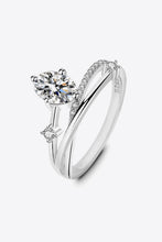 Load image into Gallery viewer, Moissanite Crisscross Ring
