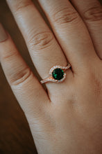 Load image into Gallery viewer, Sweet Love Rose Gold in Emerald Stone
